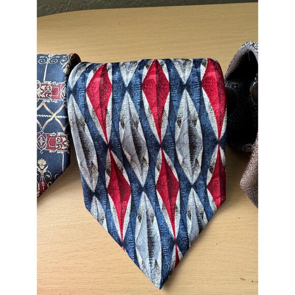 Vintage Tie Lot – 1970s, 80s, and 90s – Mixed Patterns and Brands - Picture 8 of 16